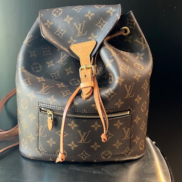 Louis Vuitton backpack - Picture 1 of 3